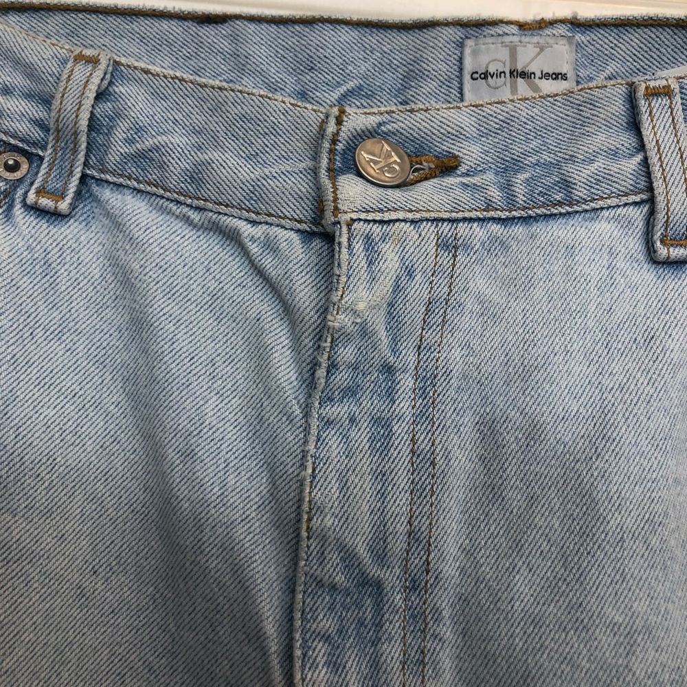 Vintage Calvin Klein light wash denim mom jeans - Picture 3 of 5
